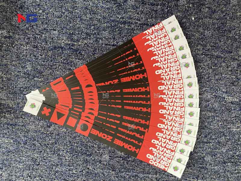 vòng tay giấy check in 